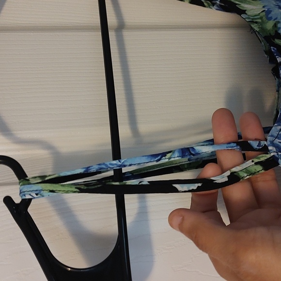 Forever 21 Floral Dress - Picture 2 of 4